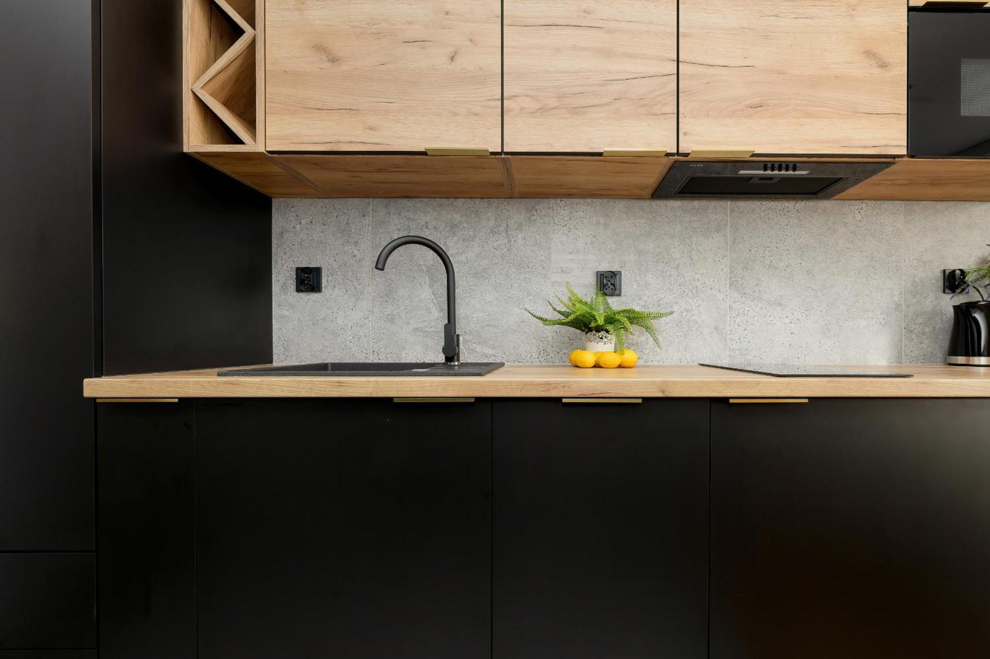 Modern Black & Wooden Apartment Warsaw Near The Airport By Noclegi Renters Exteriör bild