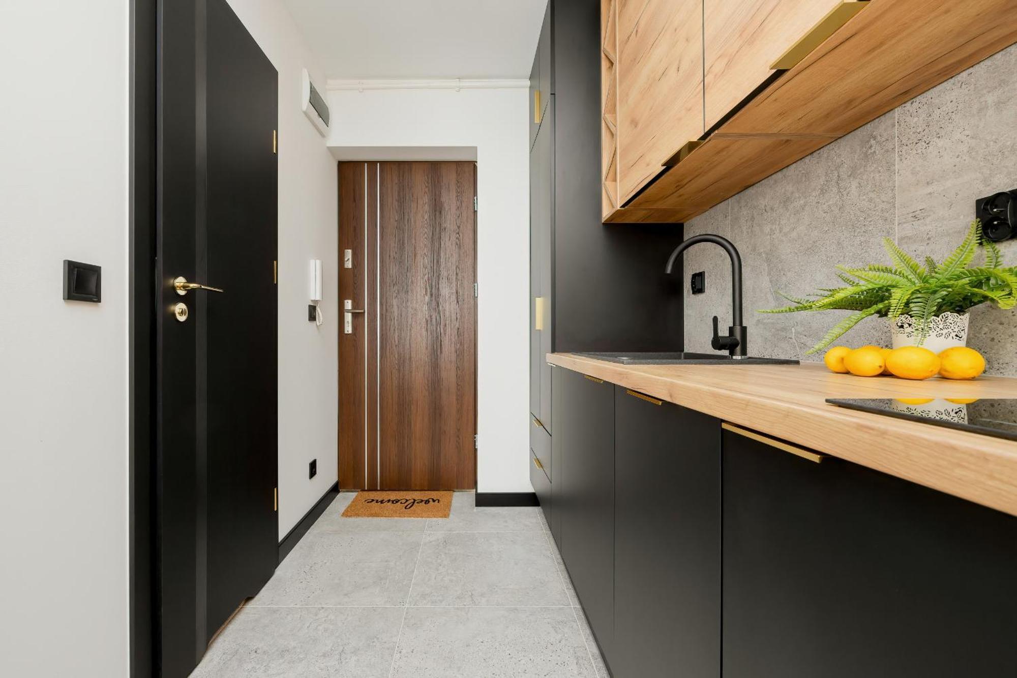 Modern Black & Wooden Apartment Warsaw Near The Airport By Noclegi Renters Exteriör bild